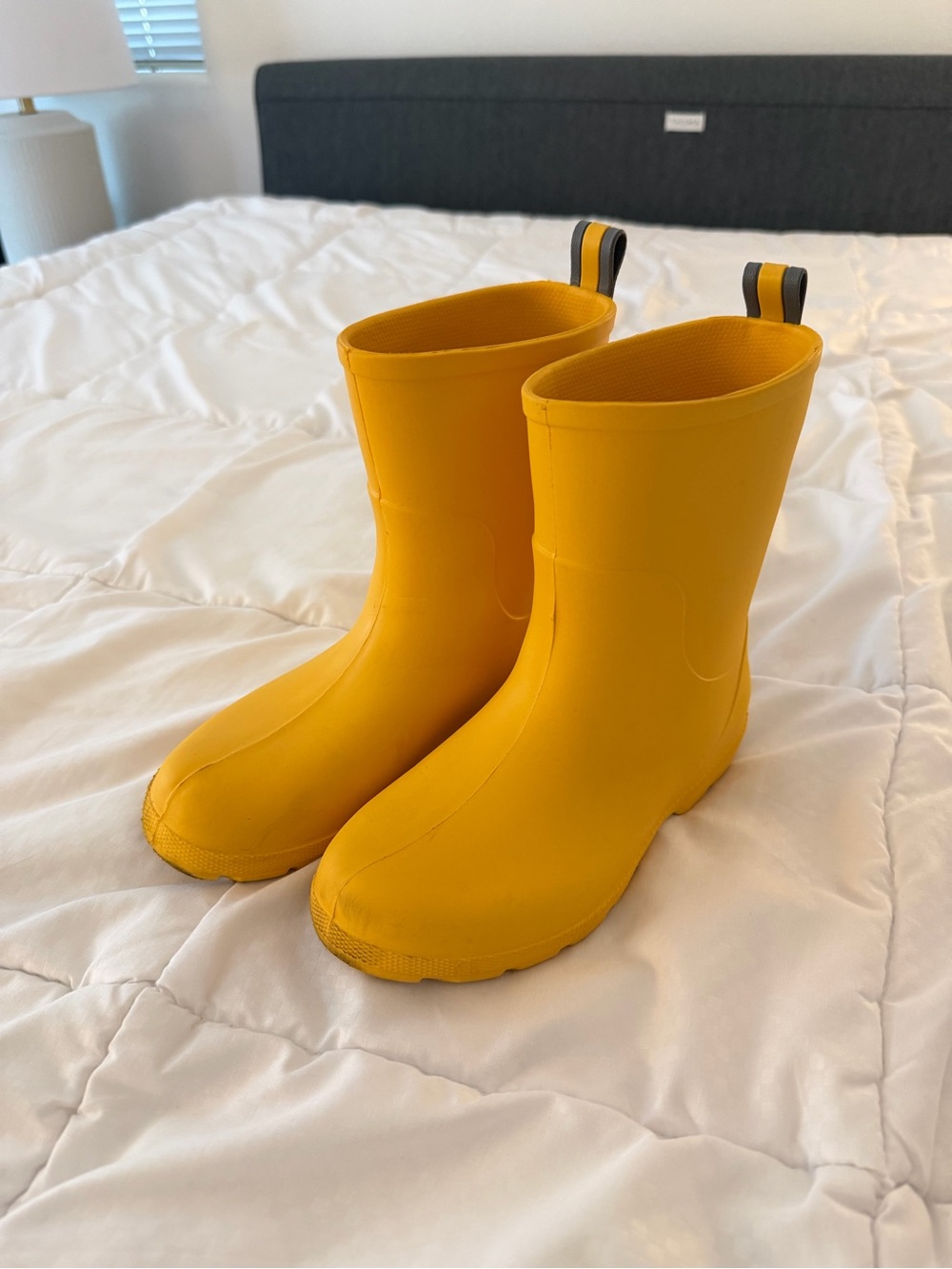 Totes Kids’ Cirrus rain boots (lightweight)